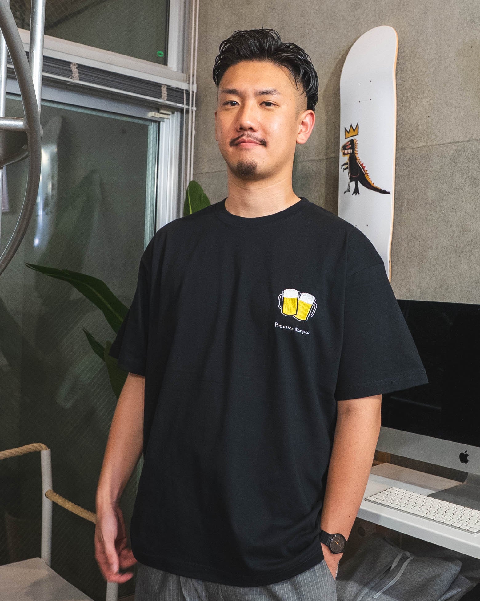 「乾杯!」の前に「練習!」Tee