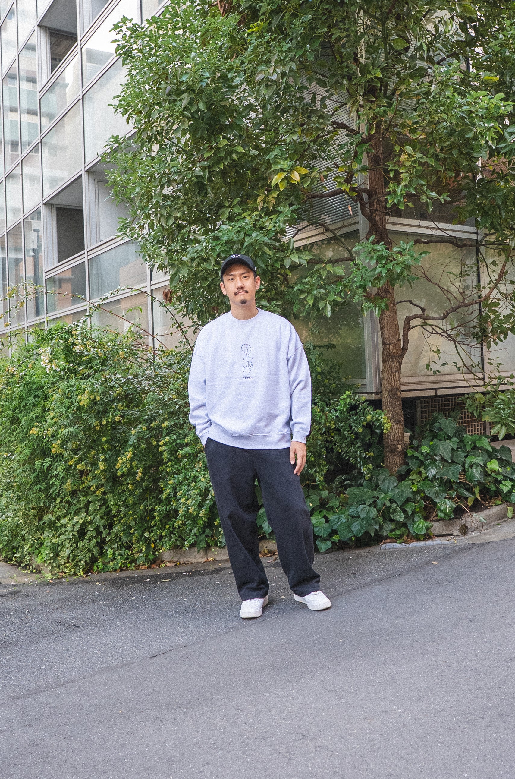 フグに「たわん」スウェット