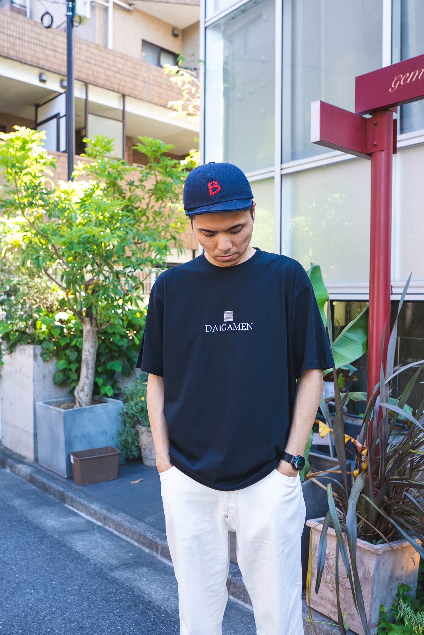 【受注】大画面前に集合Tee
