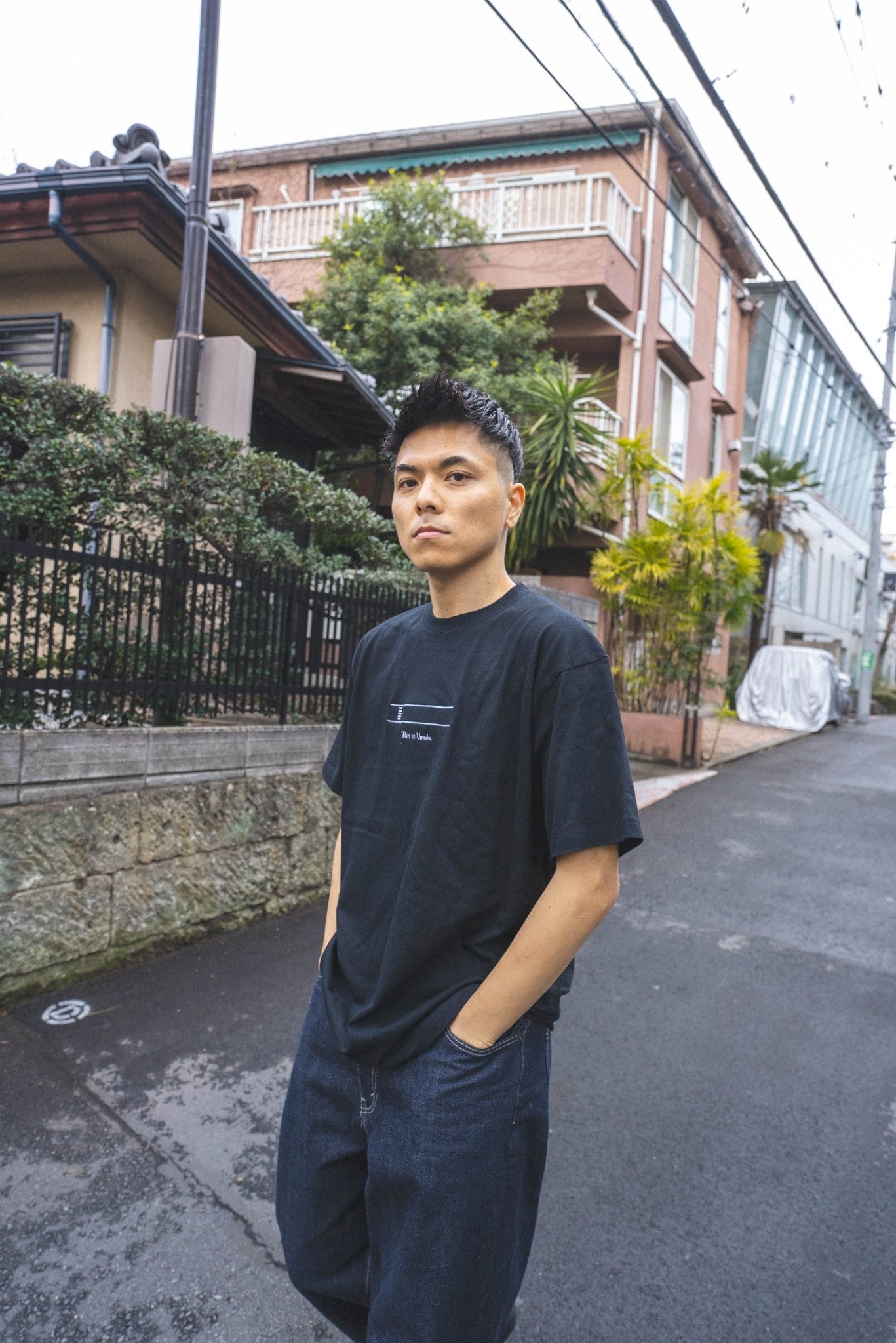 【受注】梅田って横断歩道少なすぎTee