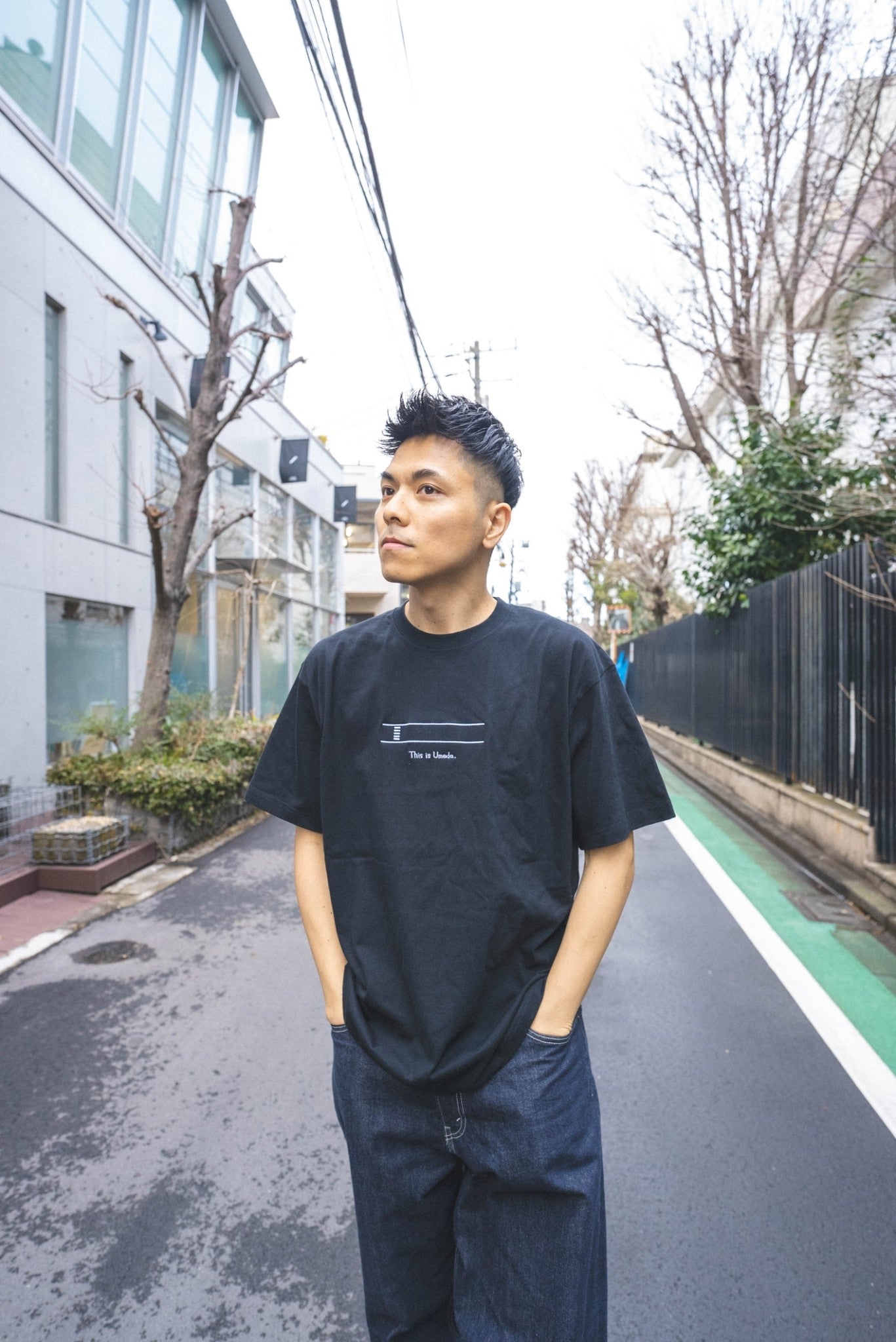 【受注】梅田って横断歩道少なすぎTee