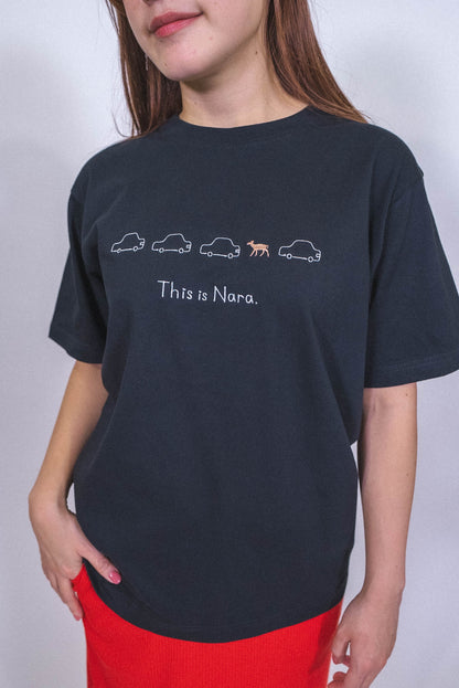 【受注】路上にいる鹿Tee