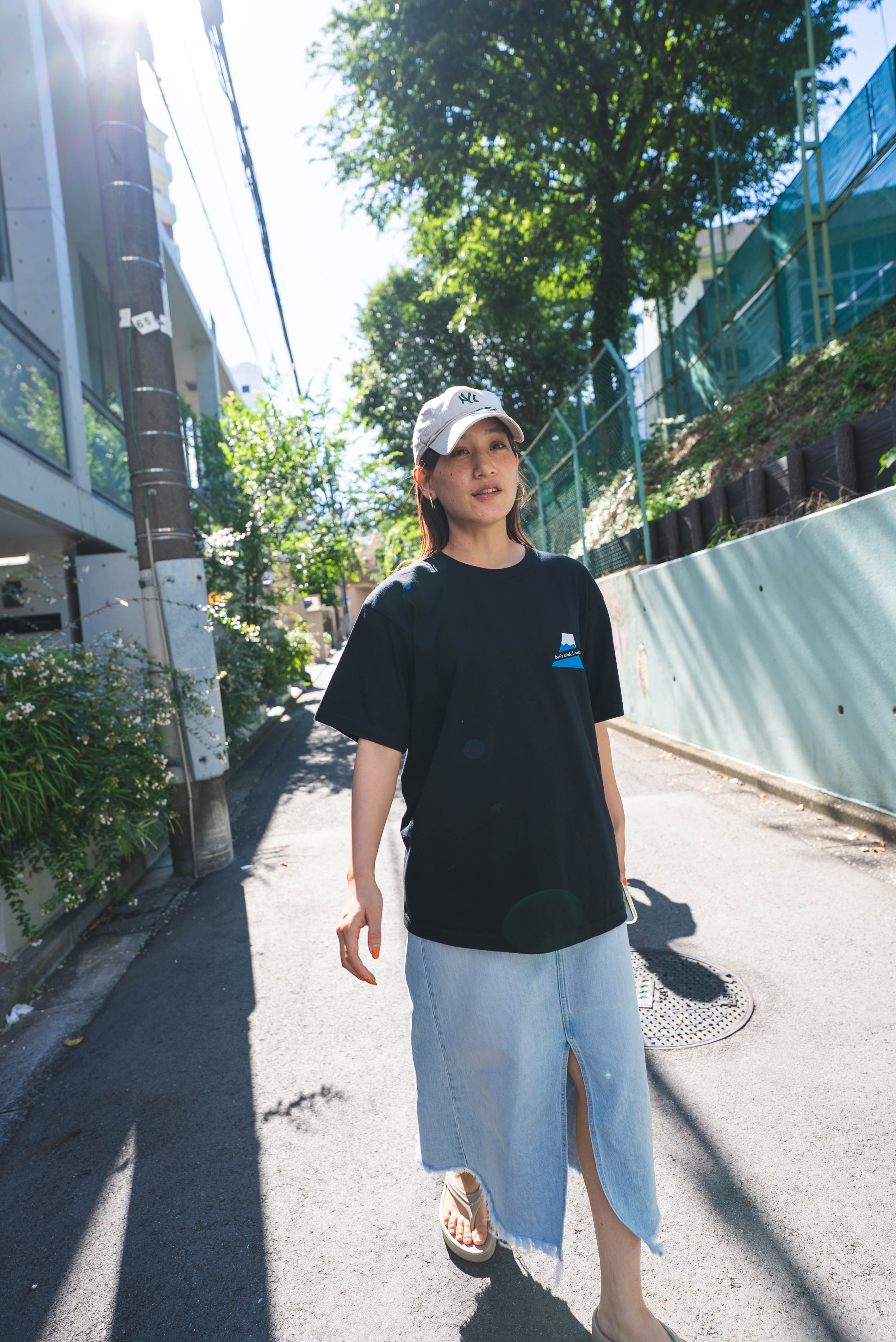 【受注】富士山は登らず観るものTee