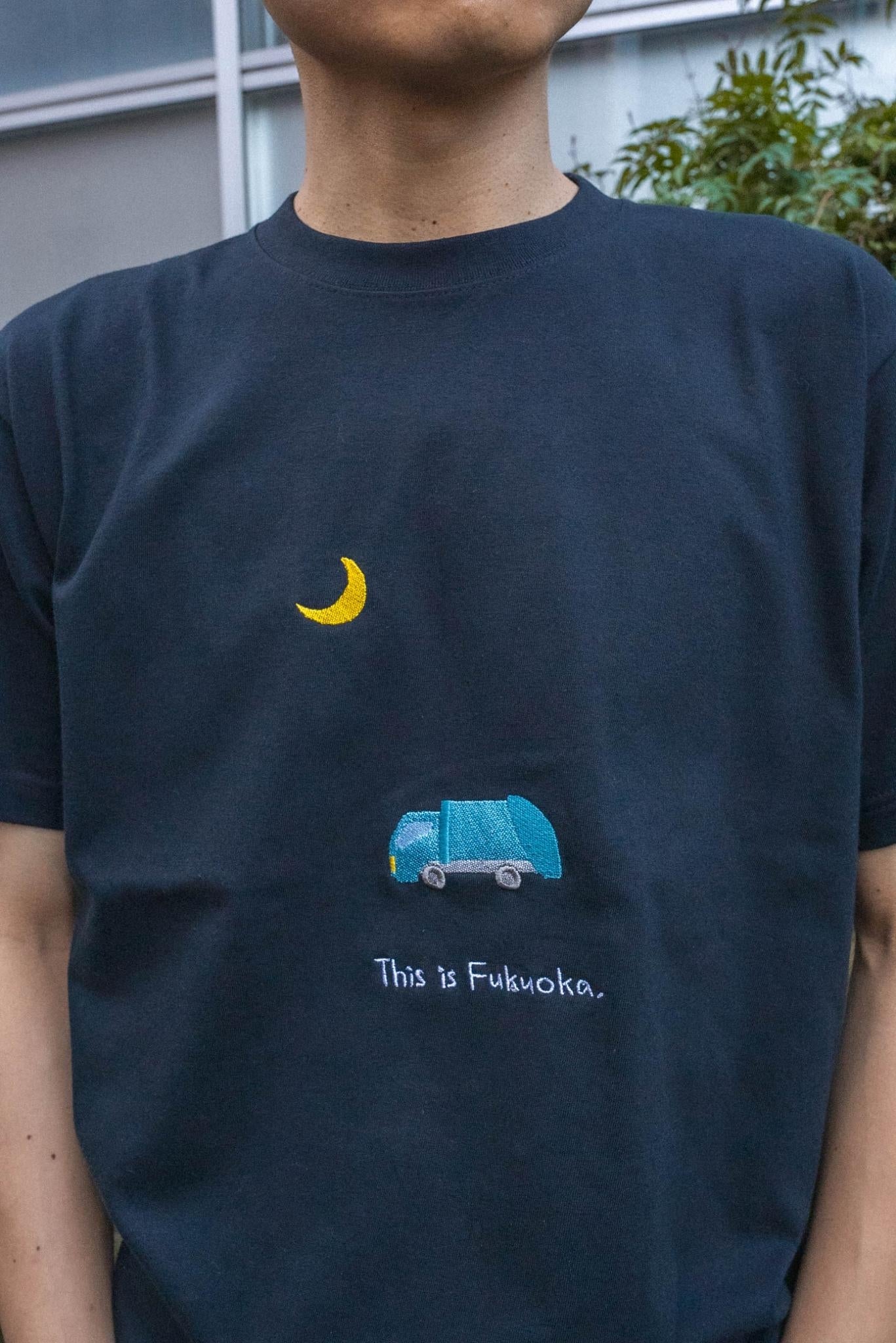 ゴミ出しは夜だよ福岡Tee