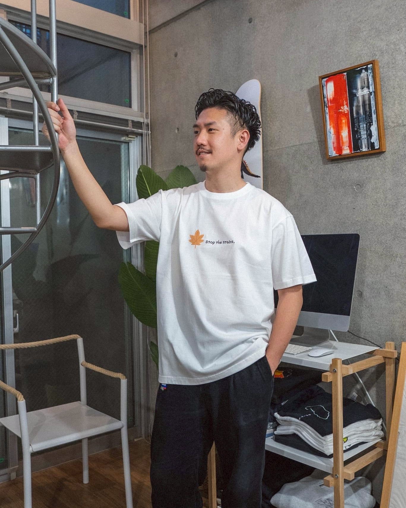 落ち葉で電車止まりがちTee