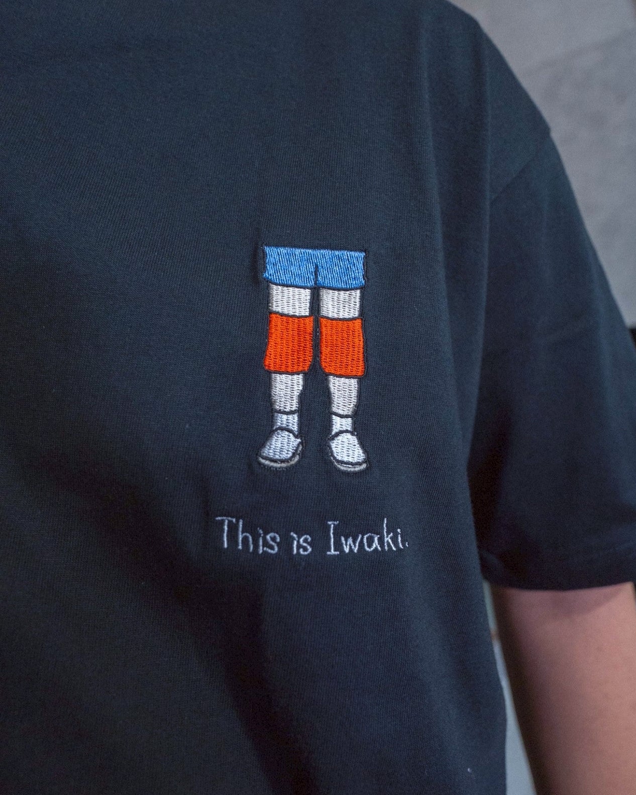 いわき、掃除中は膝あて文化Tee