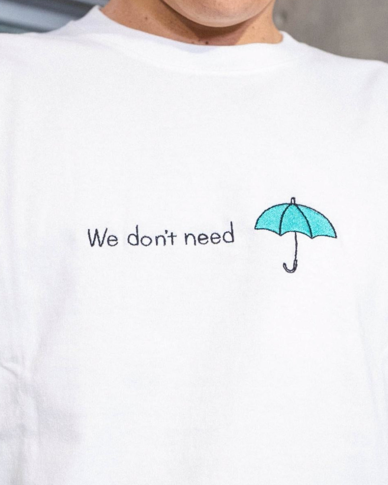 雪でいちいち傘ささないTee