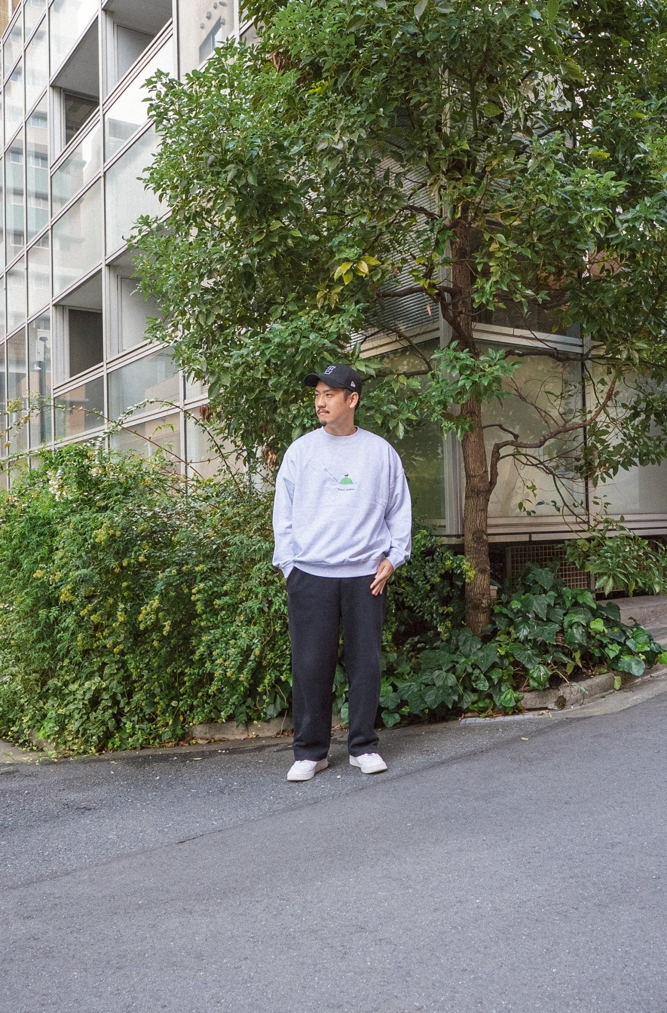 【受注】琵琶湖で釣りしてる人スウェット