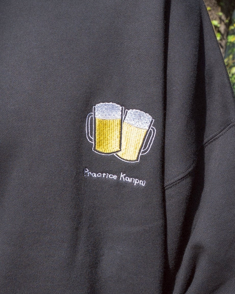 「乾杯！」の前に「練習！」スウェット